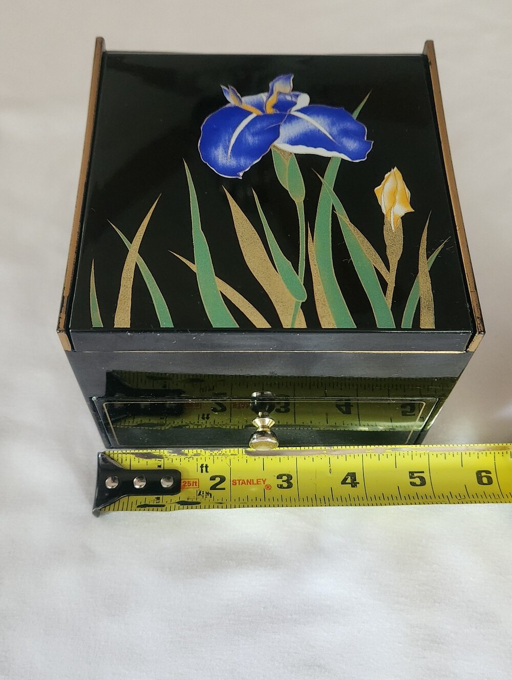 Japanese Black Lacquered Jewelry Box With Iris Detail - Picture 9 of 16
